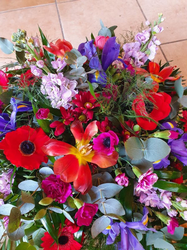 Coussin de fleurs pour enterrement dans le Beaujolais : Commandez notre composition 