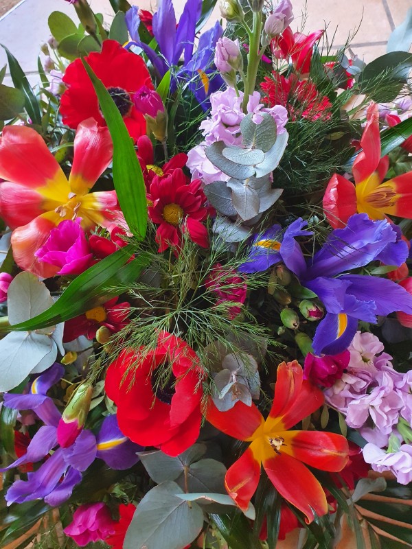 Coussin de fleurs pour enterrement dans le Beaujolais : Commandez notre composition 