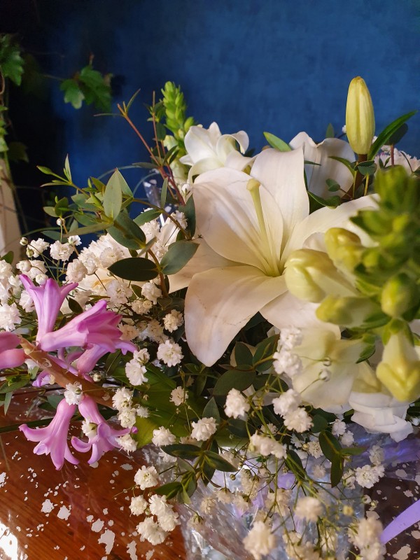 Réalisation de bouquet de fleurs pour deuil dans le Beaujolais, pour témoigner vos souvenirs