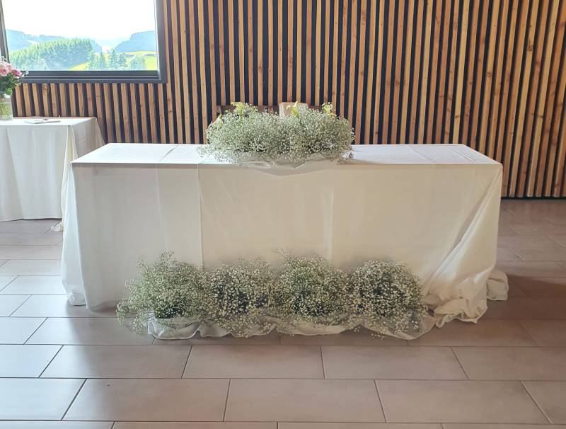 Couronne de fleurs pour un mariage dans le Beaujolais